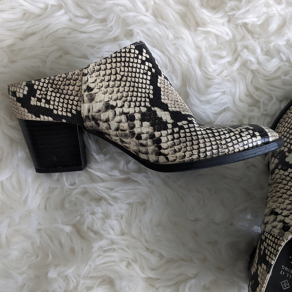 Cowboy shoes, fake crocodile print
